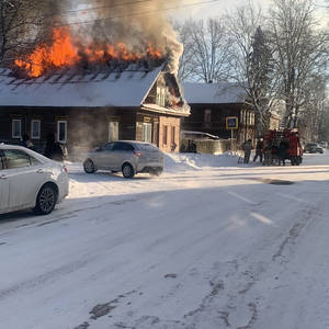В Осташкове сгорел жилой дом на две семьи