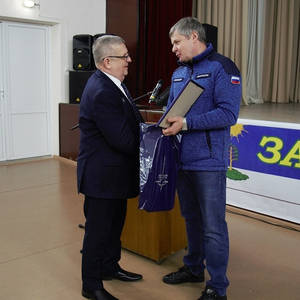 Работники Завода «Звезда» получили награды от Роскосмоса